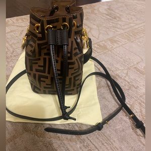 Mini Fendi bucket bag - Copy